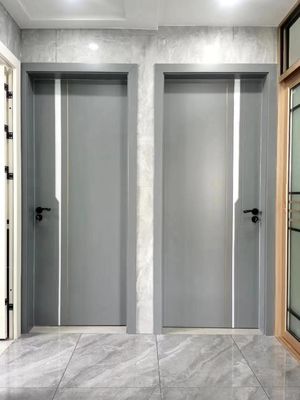 Drzwi zewnętrzne z drewna w pokoju ISO9001, nowoczesne drewniane drzwi wejściowe T45mm